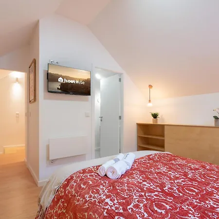 Host Wise - Duplex House - Terrace * וילה נובה דה גאיה