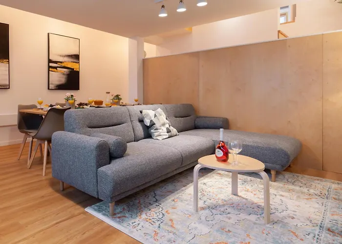 Host Wise - Duplex House - Terrace