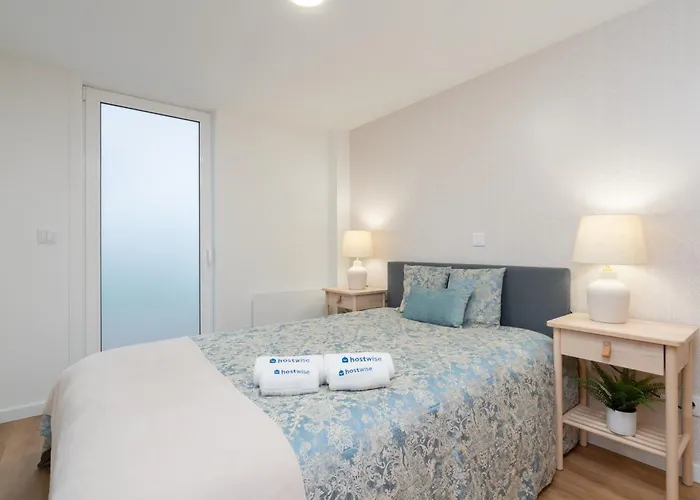 Host Wise - Duplex House - Terrace